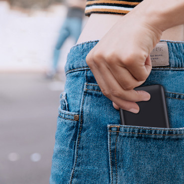 PowerBank 10000 mAh 22.5W USB-A USB-C Micro USB z USB-C in strelovo kabel - Črna