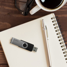 Pendrive Memory Flash 16 GB USB 3.2 GEN 1 USTS3 - črna