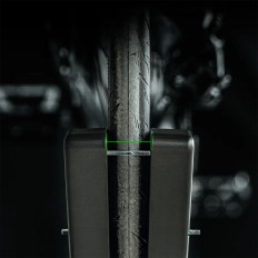 Soporte de bicicleta debajo de la rueda de neumáticos con un ancho ajustable de 3 a 8 cm - negro