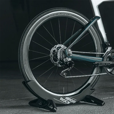 Bicykel Stojan pod kolesom pneumatiky so šírkou nastaviteľnou 3 - 8 cm - čierna