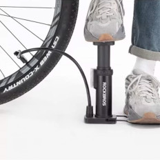 Bomba de bicicleta Piso universal com manômetro - preto