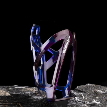 Poignée à vélo sur une bouteille de bouteille - bleu-violet