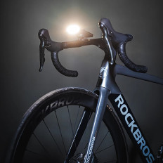 2V1 Predné bicykel svetlo 150lm pod meračom s Powerbank 5000Mah IPX6 - čierna