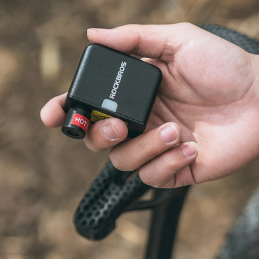 Mini Elektrische Fietspomp Schrader Presta 6.9Bar 100PSI - Zwart