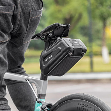 Cykelpåse fixerad under sadeln för en snabb kontakt 1.8L - Svart