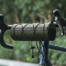 Fahrradbeutel am Radrahmen unter 2L Sattel fixiert - grün