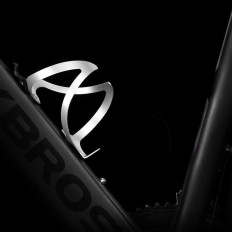 Cykelaluminiumhandtag på en flaska Vattenflaska - Vit