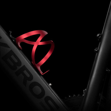 Poignée en aluminium à vélos sur une bouteille d'eau de bouteille - rouge