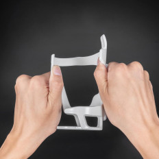 Portabiciclette con policarbonato su una bottiglia di bottiglia d'acqua. 51-73 mm - Bianco