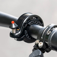 Q 100db-formet bell - svart