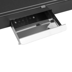 Máquina de pipoca móvel eficiente profissional em um trole preto de 230V 1.6kw