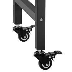 Máquina de pipoca móvel eficiente profissional em um trole preto de 230V 1.6kw