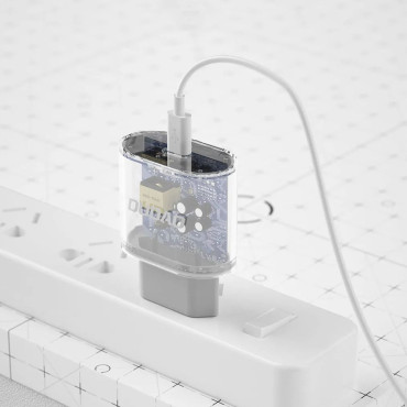 En liten A14EUC PD 20W USB-C + Nätverksladdare + USB-C-kabel - Vit