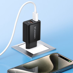 30W USB-C 2X USB-A Sieťová nabíjačka - čierna