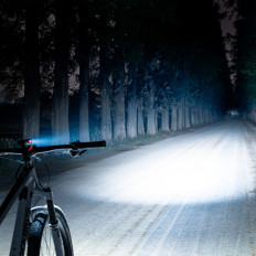 Front-Fahrradlampe mit weißer Taschenlampe 600LM IPX6 USB-C - Schwarz
