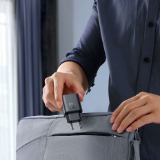 USB-C pd QC 20W - juoda