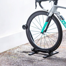 Stand de vélo sur la roue avant pliante de roue - Noir