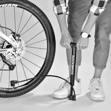 Podlahové bicykelové čerpadlo 120PSI / 8BAR Mattric Tipy - čierna