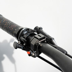 Vélo en forme de C - Noir