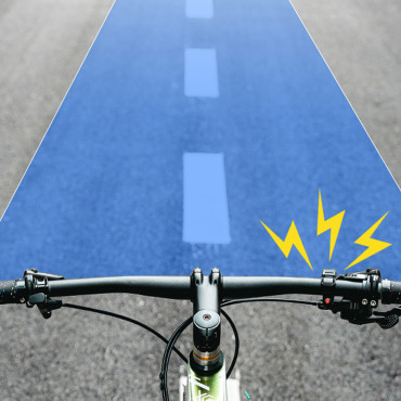 C-tvarovaný bicykel - čierny