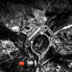 C-shaped bike - black