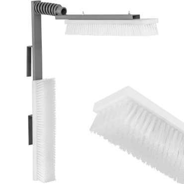 Snacking brush for cattle...