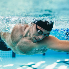 Smartwatch Hama 8900 GPS 1,43 '' A szilikonszíjjal - fekete