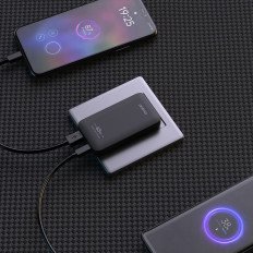 Omrežni nakladalnik Ultra-Gan 65W USB-A USB-C PD EU / ZDA - črna