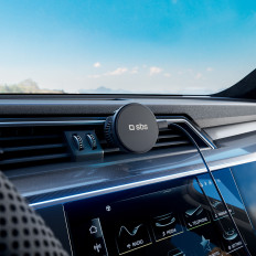 Soporte de automóvil en un teléfono inteligente con un corrector a cuadros con refrigeración - Negro