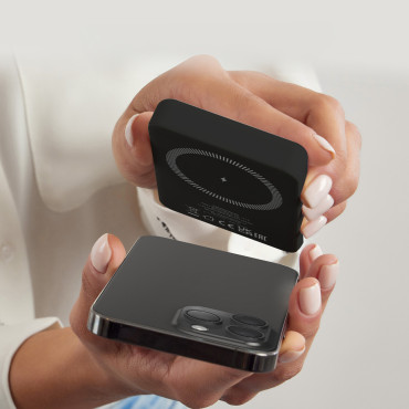 Zariadenie PowerBank 5000 Mah USB-C Magsafe - čierna