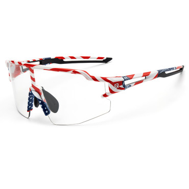 Photochromic glasses with...