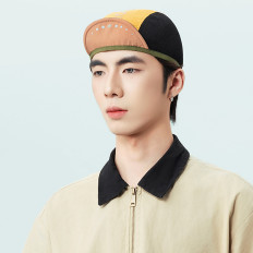 Gorra de bicicleta inclinada con una polla de dashball - Amarillo