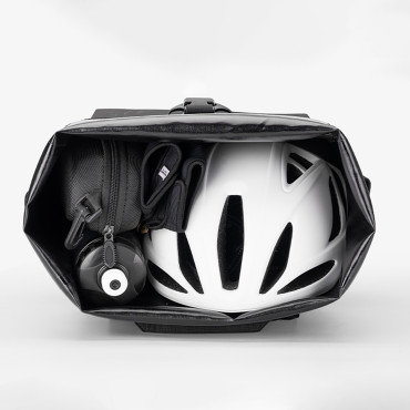 Painel de bicicleta com função de mochila impermeável com gancho de capacete 18L - preto
