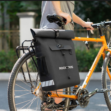 Bicykel Panel s vodotesným batohom Funkcia s háčikom 18L helmy - čierna