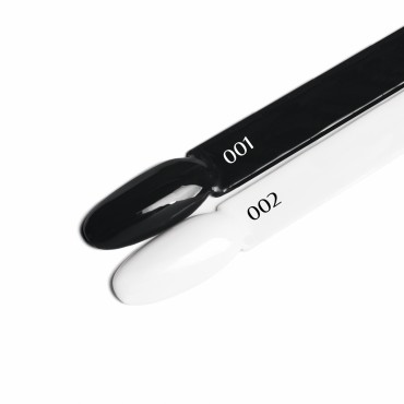 Vernis à Ongles Hybride OCHO NAILS Noir 002 - 5 g — gros plan