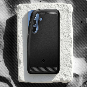 The case for the Samsung Galaxy S25 Rugged Armor Mag MagSafe is black matte