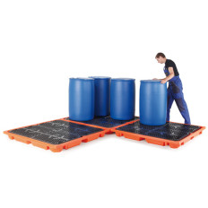 Vloer tan bad onder 4 vaten 215L