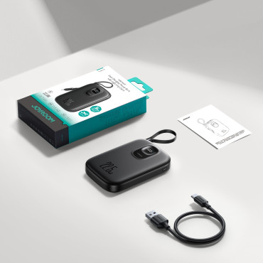 Powerbank 10000mAh med inbyggd kabel 22.5 Iphone Lightning USB-C 0,25 cm - Svart