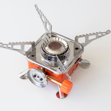 Gas cooker with a cartridge...