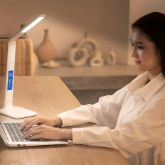 Desk LED 3 nivåer Brightness Alarm Clock Kalender Klokke Termometer 260 LM 5W