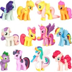 Un conjunto de coloridas figuras de pony, para que los niños jueguen y para coleccionables, 12 unidades