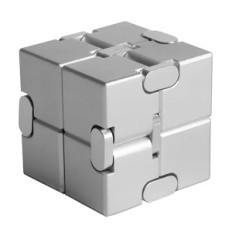 Antistress Infinite Cube 38mm Interaktiivne kuubik lõõgastumiseks ja stressi vähendamiseks