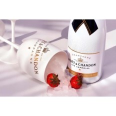 Glass Moët & ChonGon Ibiza 1 stycke. Vit elegant plast champagne glas med logotyp, perfekt för fester och utomhus