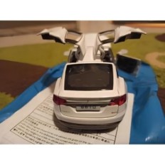 Μοντέλο αυτοκινήτου Tesla X90 1:32 Λευκό μινιατούρα ηλεκτρικό αυτοκίνητο με πόρτες ανοίγματος