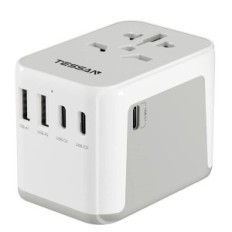 Universele reisadapter Tessan 2 USB A + 3 USB C 633FV