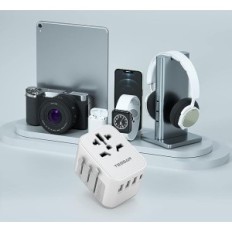 Travel adapter TESSAN Világszerte, 3 USB porttal A + 1 C