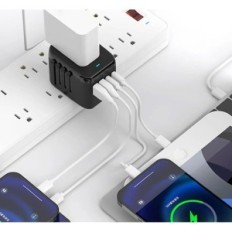 Universal USB-A travel adapter X2 / USB-C X2 for black charging