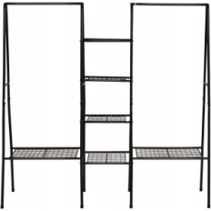 Kleding hanger. Metalen staan met planken. Black Jurmerry