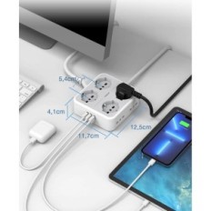 Tessan-Machtstreifen mit 4 Buchsen und 3 USB TS-302-DE