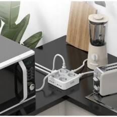 Tessan Power Strip con 4 prese e 3 USB TS-302-de